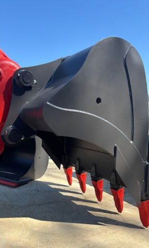 Heavy-Duty-Digging-Bucket-In-Action