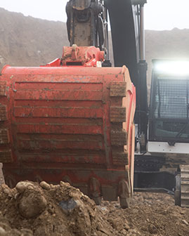 Extreme-Rock-Bucket-In-Action