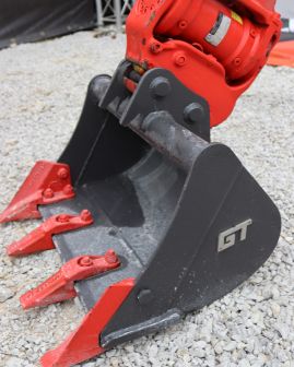 Mini-Digging-Bucket-In-Action