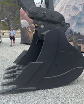 Rock-Bucket-In-Action